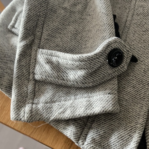 Sebby | Small | Shell with Hood - Picture 5 of 6